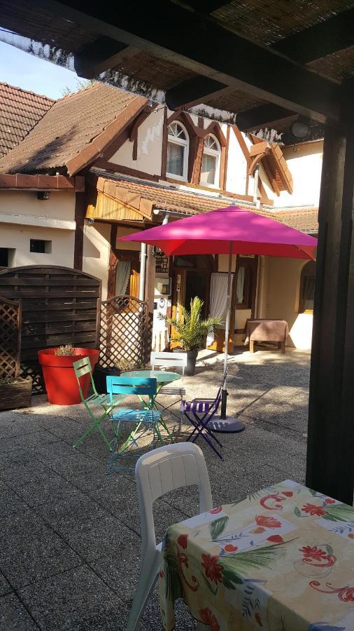 Отель Logis Doubs Rivage Charette-Varennes Экстерьер фото