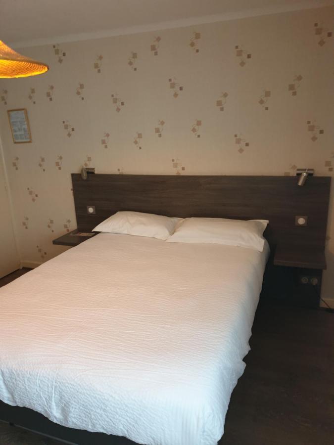 Отель Logis Doubs Rivage Charette-Varennes Экстерьер фото