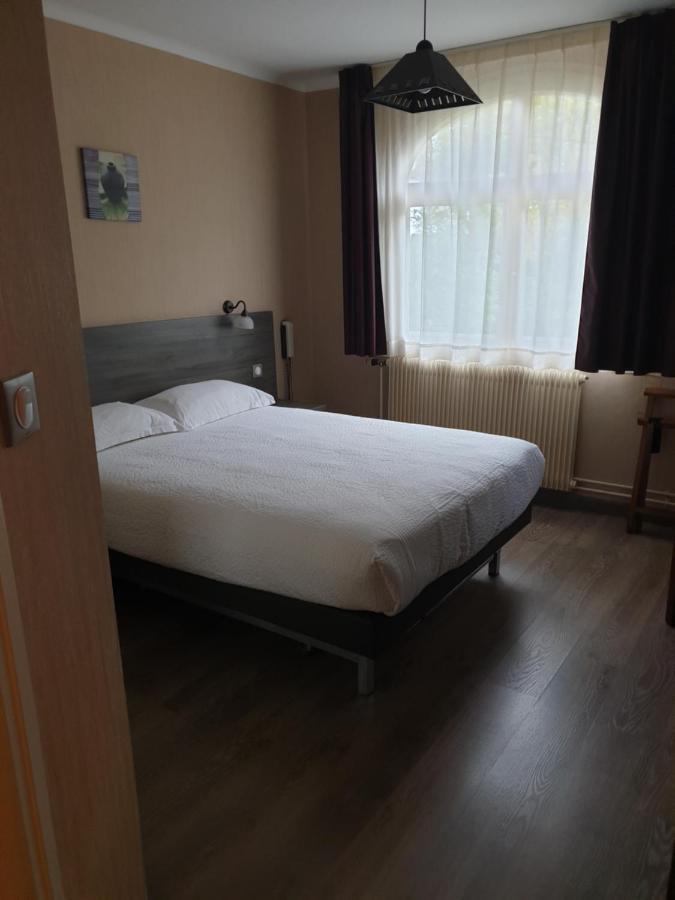 Отель Logis Doubs Rivage Charette-Varennes Экстерьер фото